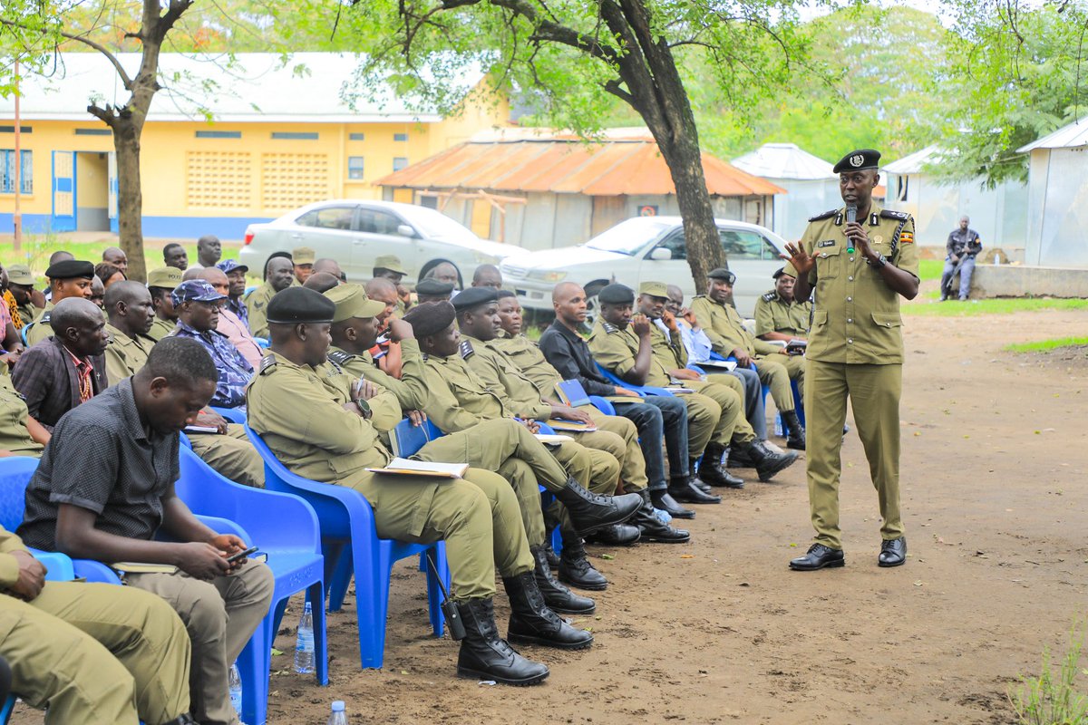 mkituuma's tweet photo. On 24 and 25 September 2026, I held engagements with officers in the Greater Bushenyi, Rwenzori East and Rwenzori West Police Regions. I met officers in Greater Bushenyi in Bushenyi District and Rwenzori East in Kasese District, on 24 September, before concluding the engagements today in Fort Portal City.

Our discussions focused on how to align policing with communication in the social media and digital era, using online platforms effectively to inform the public and strengthen engagement within professional boundaries.
