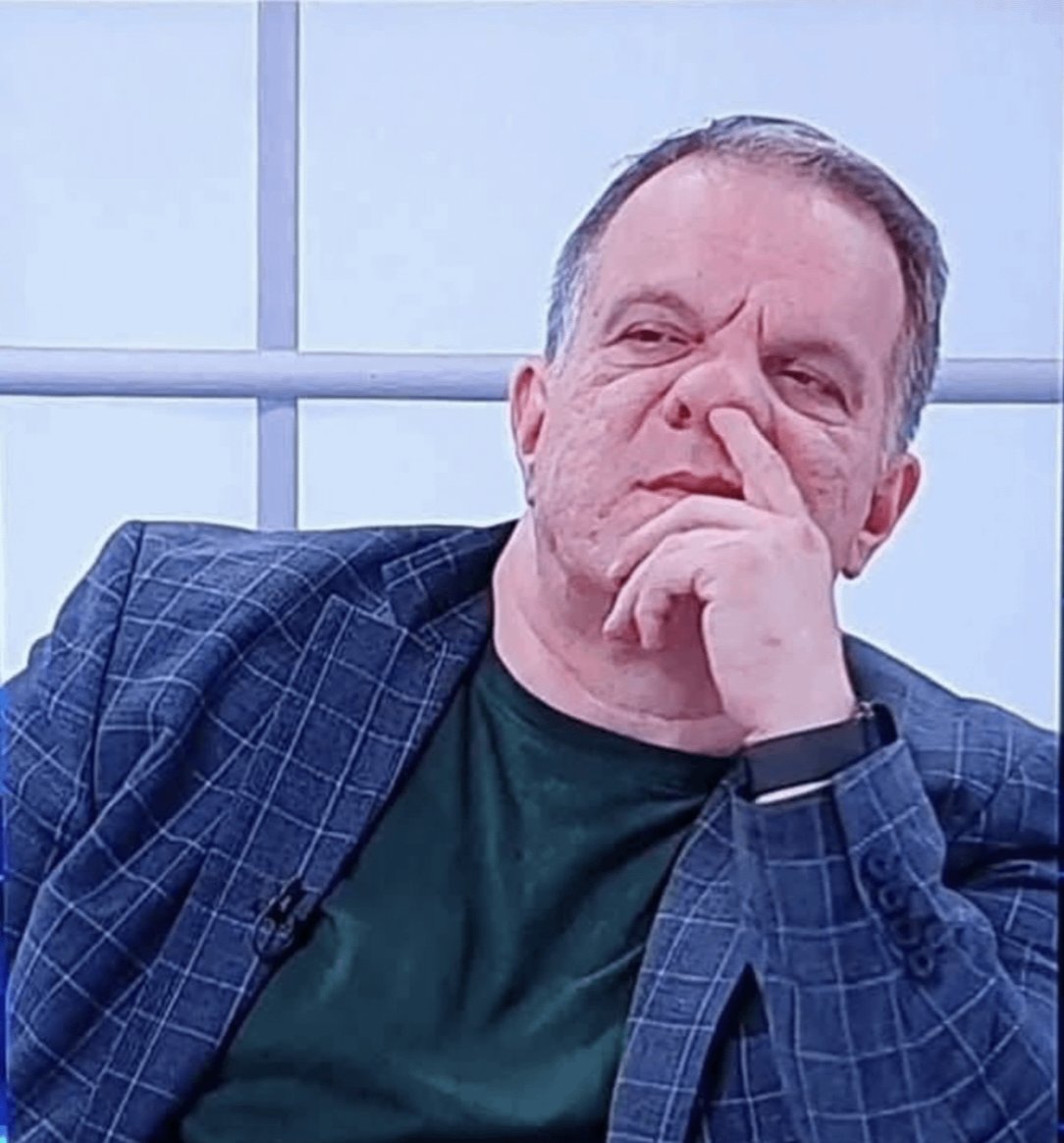 FFUBublokadi's tweet photo. С једне стране имате оне који тврде да је „образовање услуга која се продаје на тржишту“ - приватна роба доступна онима који могу да је плате.

С друге стране имате људе који се боре за бесплатно, квалитетно и свима доступно државно образовање.

Ви бирате. Србија или мафија. https://t.co/EtZgNGWKU5