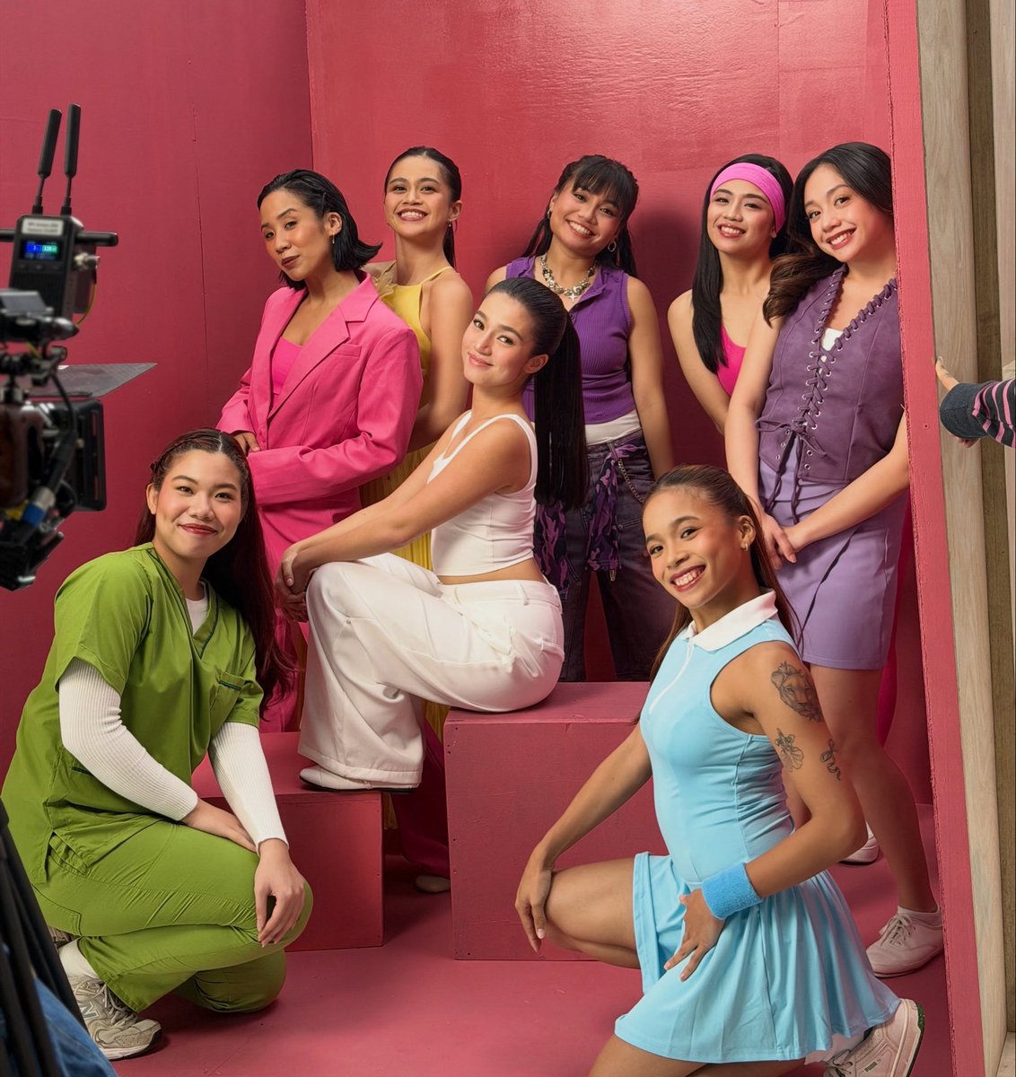 doughnbil's tweet photo. Belle Mariano with the beautiful dancers of KKV 🤍

#BelleMariano for KOTEX https://t.co/k3MAM8QrKI