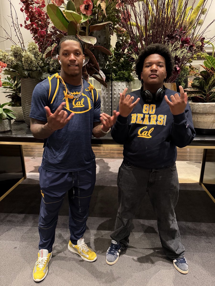 sweatinmascara's tweet photo. Wish I could be there with my favorite Golden Bear as they take on Clemson today! 🐻💛 Praying for a big game, God’s divine protection, and that W. Mama’s rooting for you loud from home, @Tristan38J ❤️🔥🫶🏾 #My32 https://t.co/QzMUuNkPoR