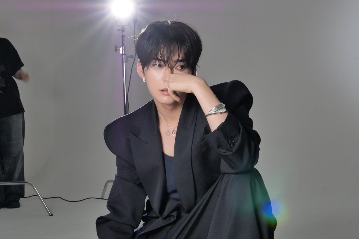 sunghanbin_twt's tweet photo. [📸] 성한빈(SUNGHANBIN) X ELLE SWAROVSKI BEHIND

#성한빈 #SUNGHANBIN https://t.co/3iY0sYIdU5