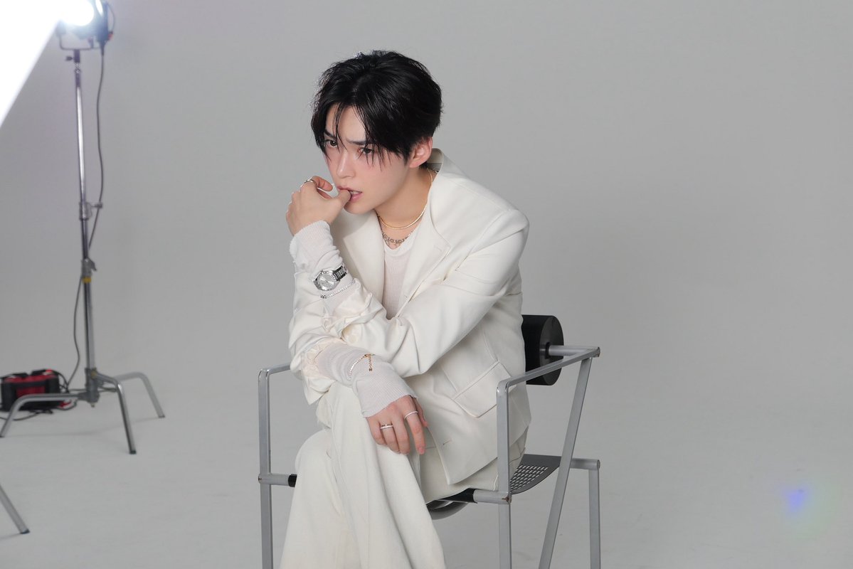 sunghanbin_twt's tweet photo. [📸] 성한빈(SUNGHANBIN) X ELLE SWAROVSKI BEHIND

#성한빈 #SUNGHANBIN https://t.co/3iY0sYIdU5