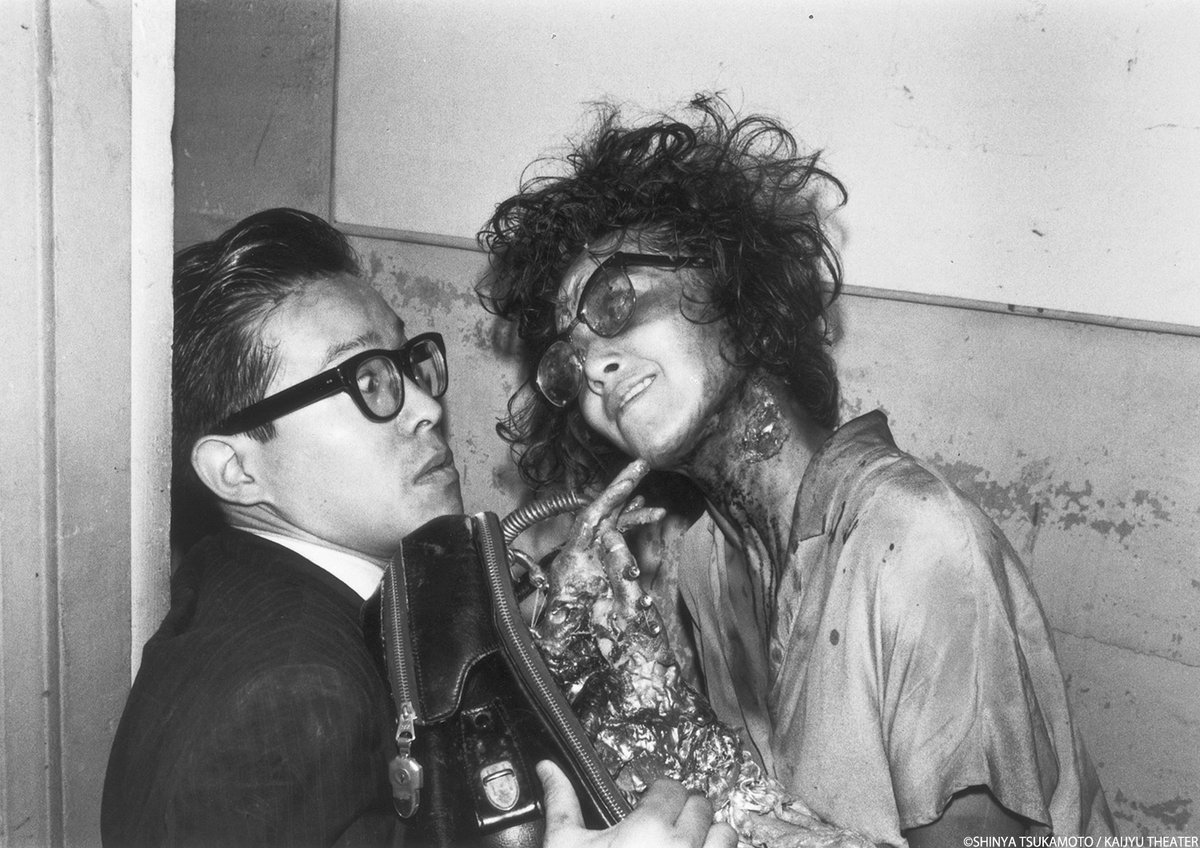 wasedashochiku's tweet photo. 【𝟵/𝟮𝟲㊏～𝟭𝟬/𝟮㊎上映作品】

『鉄男』(35mm)
監督：塚本晋也

頬にできた鉄のトゲから、肉体が鉄の細胞に侵蝕されていく男の爆裂劇を、メタリックな美術、音響と、機関銃のようなリズムのコマ撮りでパワフルに映像化。塚本晋也の名を世界に知らしめた衝撃のカルト・スタンダード！ https://t.co/zTRUNW5FP1