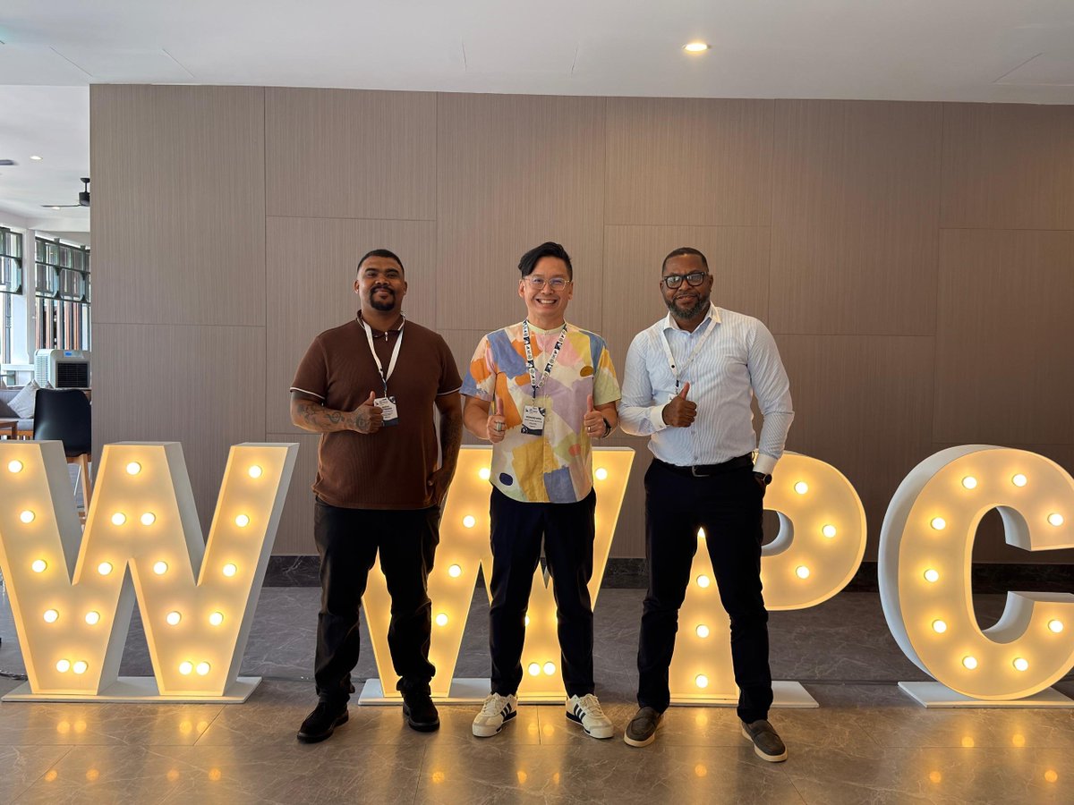 africanshipMgmt's tweet photo. PADS Corporation au cœur de la logistique mondiale à Phuket. 

Notre délégation représente fièrement nos couleurs à Phuket, en Thaïlande, dans le cadre de la 43ème Convention Mondiale WWPC.

#PADSCorporation #WWPC2026 #LogistiqueGlobal #ProjectCargo #FreightForwarding #RDC https://t.co/LM5Ydj0rYp