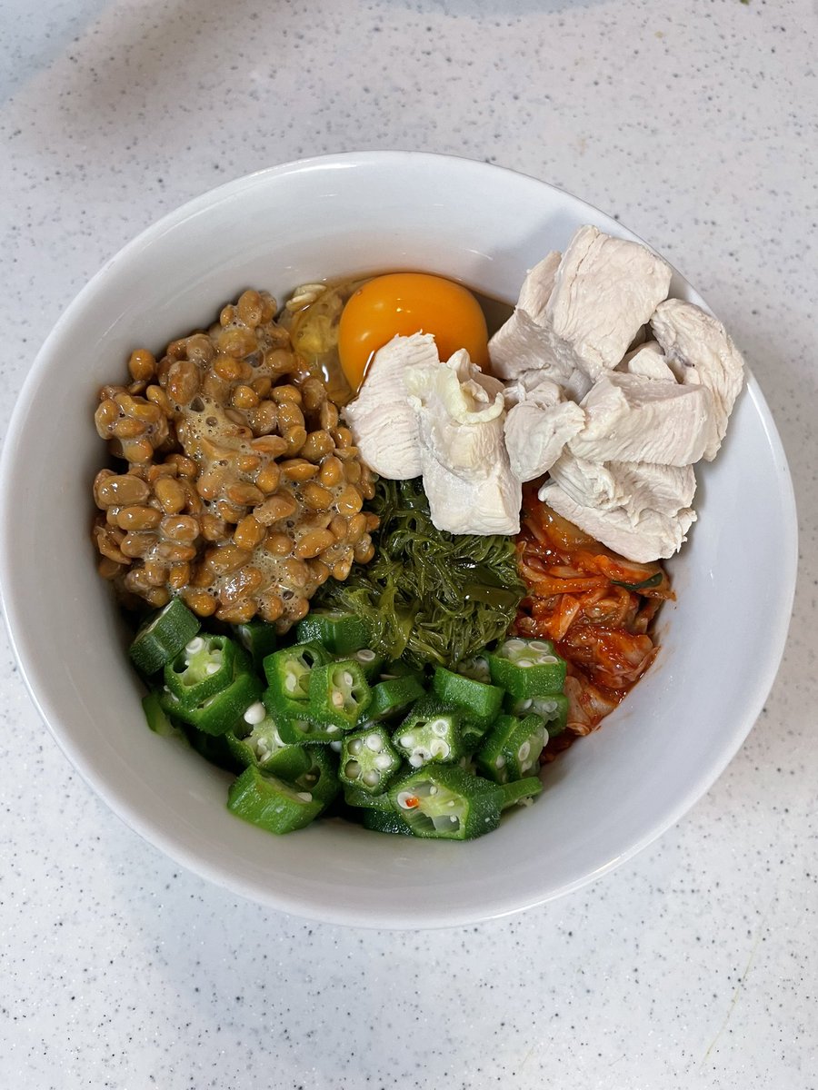 ryoga_orangeel's tweet photo. 【ボディメイク126日目】

〈筋トレ内容〉
・懸垂：164回
・バックランジ：419回

〈食事内容〉
朝→昼→夜

今日も食事＆筋トレGOOD👍

全身バキバキで筋肉痛😂
明日は筋トレOFFにするか、元気あったらアブローラーだけやる予定。

追い込む日は追い込む。
休む日はしっかり休む。

焦らず継続🔥 https://t.co/VVepEeuwy0