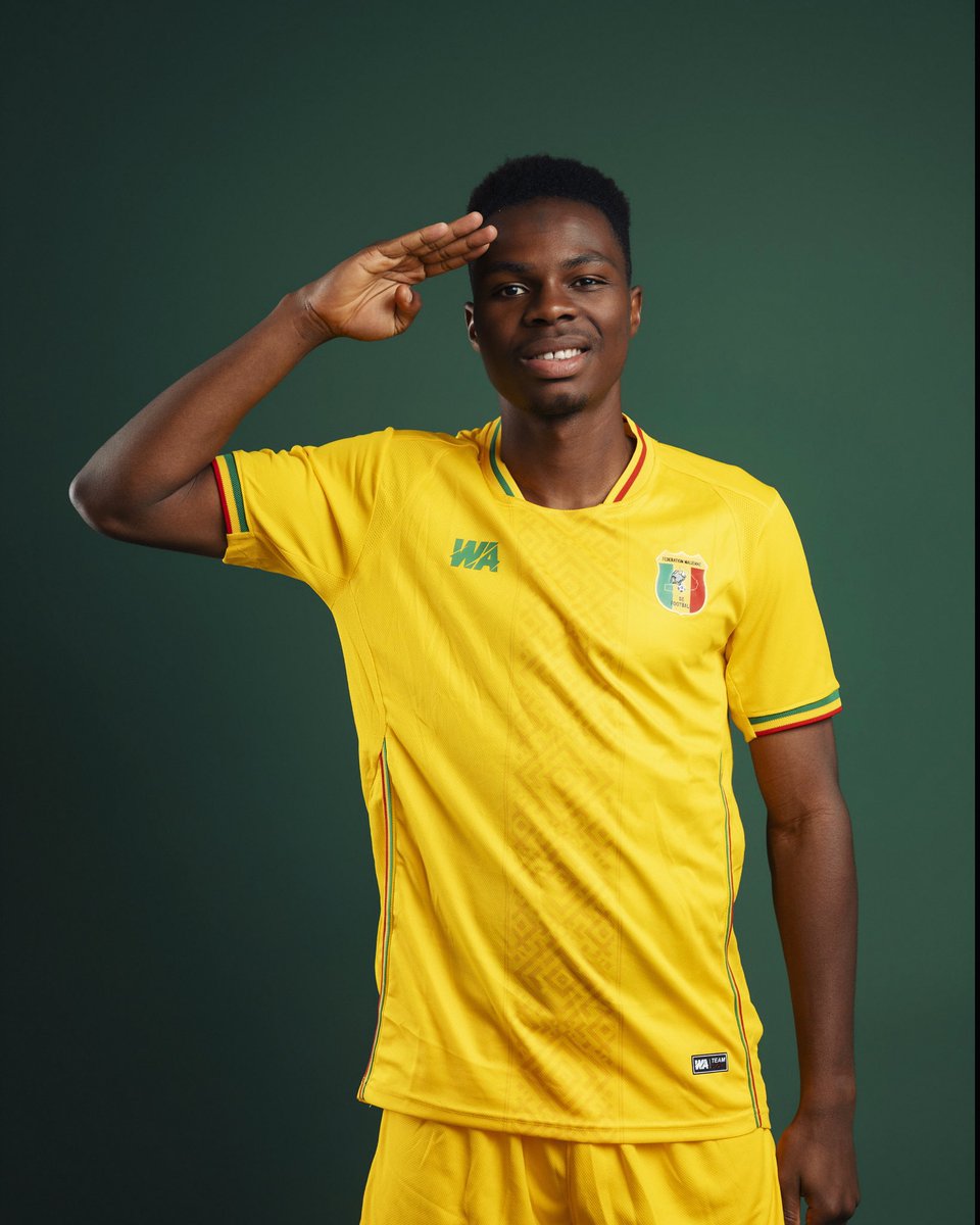 Zarachronik03's tweet photo. On a notre nouveau maillot. 
@WATeamSport https://t.co/xaKNA0vRUr