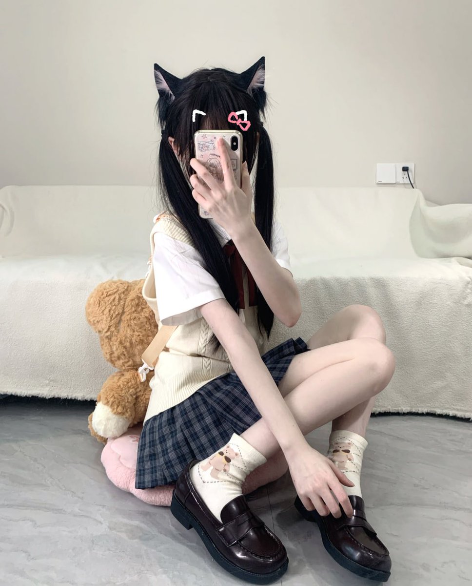 JakeColclo55224's tweet photo. 感觉被猫弃养了 没猫愿意和我睡觉 ​​​  #淄博 https://t.co/mrDWZqc4f6
