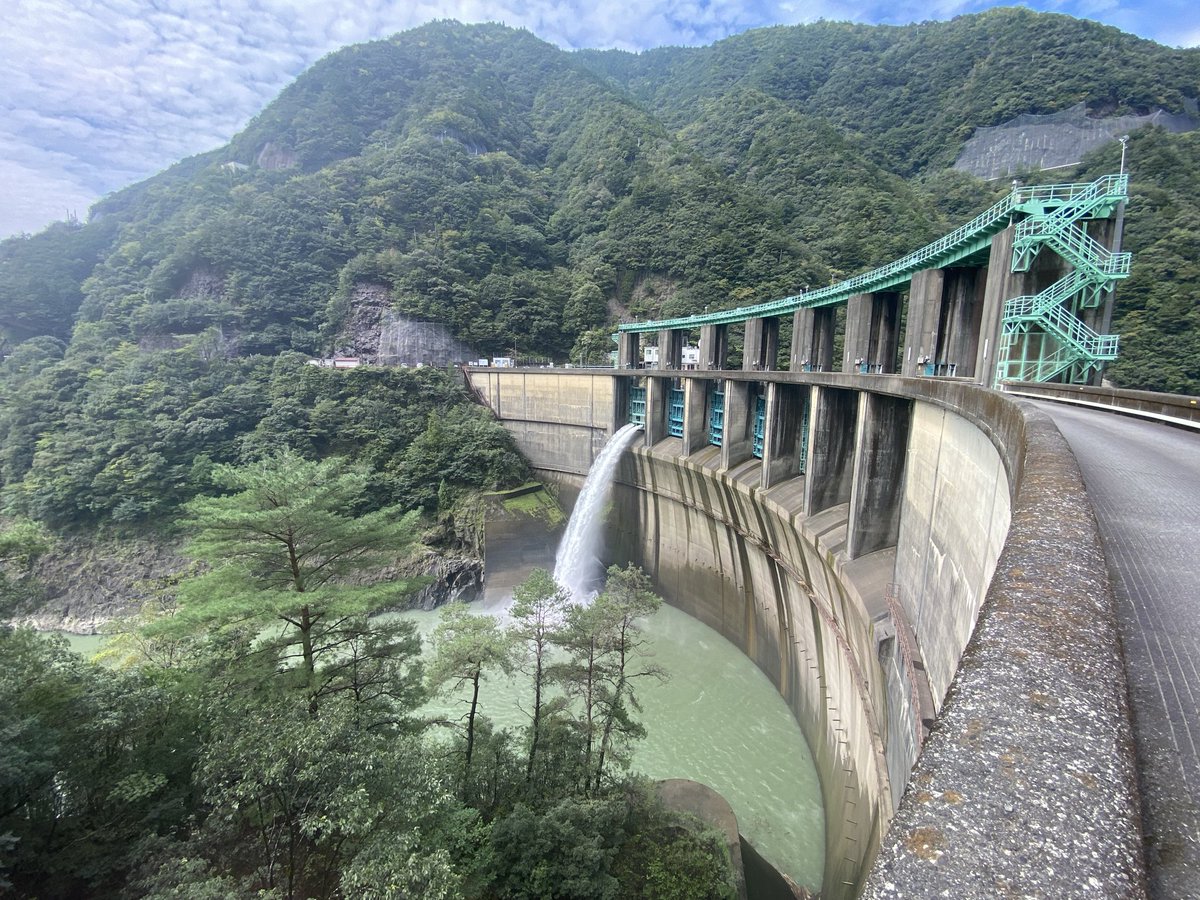 ahotari1819's tweet photo. 合計205基目、奈良県 二津野ダムにチェックイン！ #DamApp

キレイなアーチ。。

普通に読み方間違えてた。。 https://t.co/3Hc5jSi97a