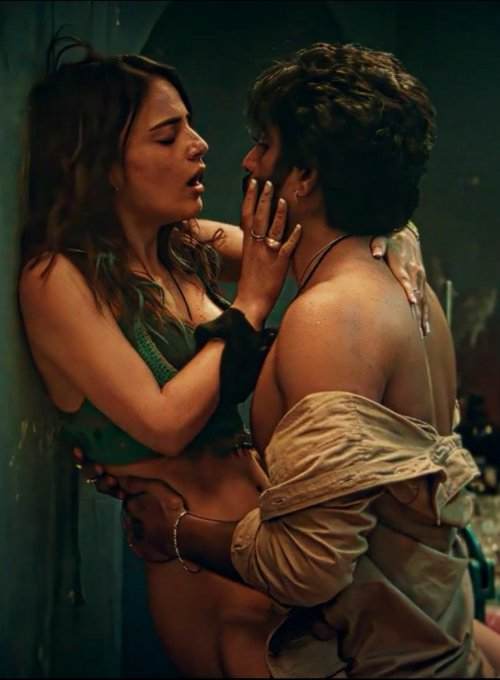CineVerseHQ_'s tweet photo. Radhika in Saas, Bahu Aur Flamingo
#LustStories3 #RadhikaApte #radhikamadan #netflix https://t.co/f1AG7WYL7W