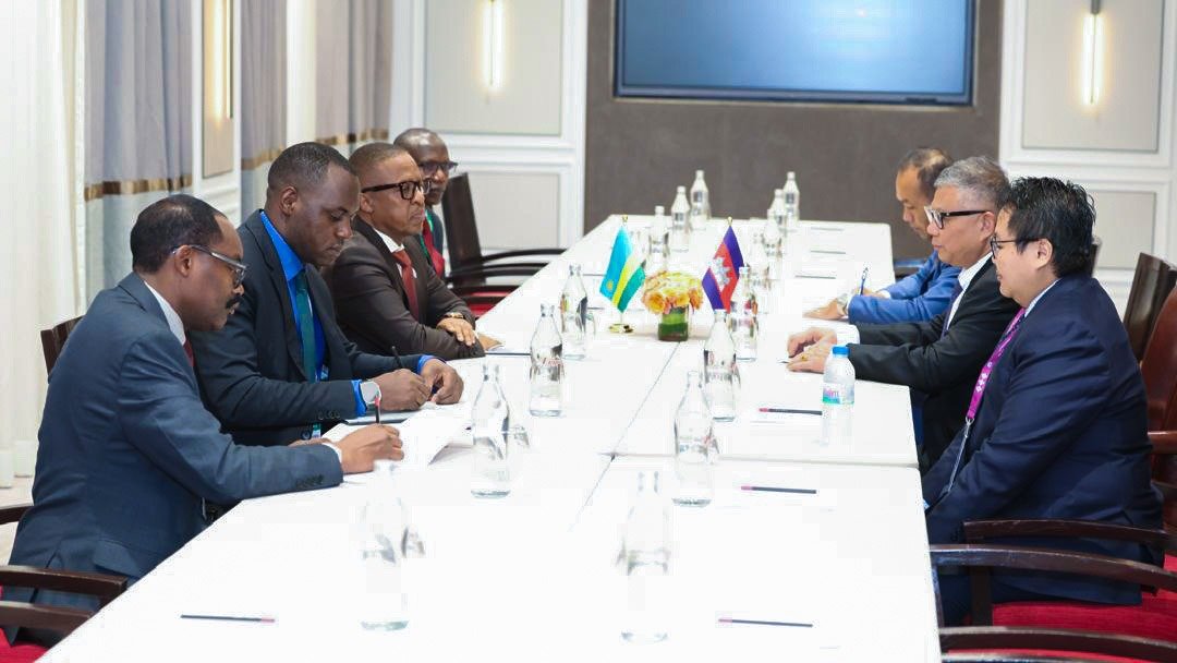 RIB_Rw's tweet photo. @P_Kabanda On the margins of this conference, RIB Secretary General also met Chhay Sinarith, Senior Minister &amp; Head of the Secretariat of the Commission on Combating Online Scams, to discuss strengthening bilateral cooperation. https://t.co/2p55m3VLIn