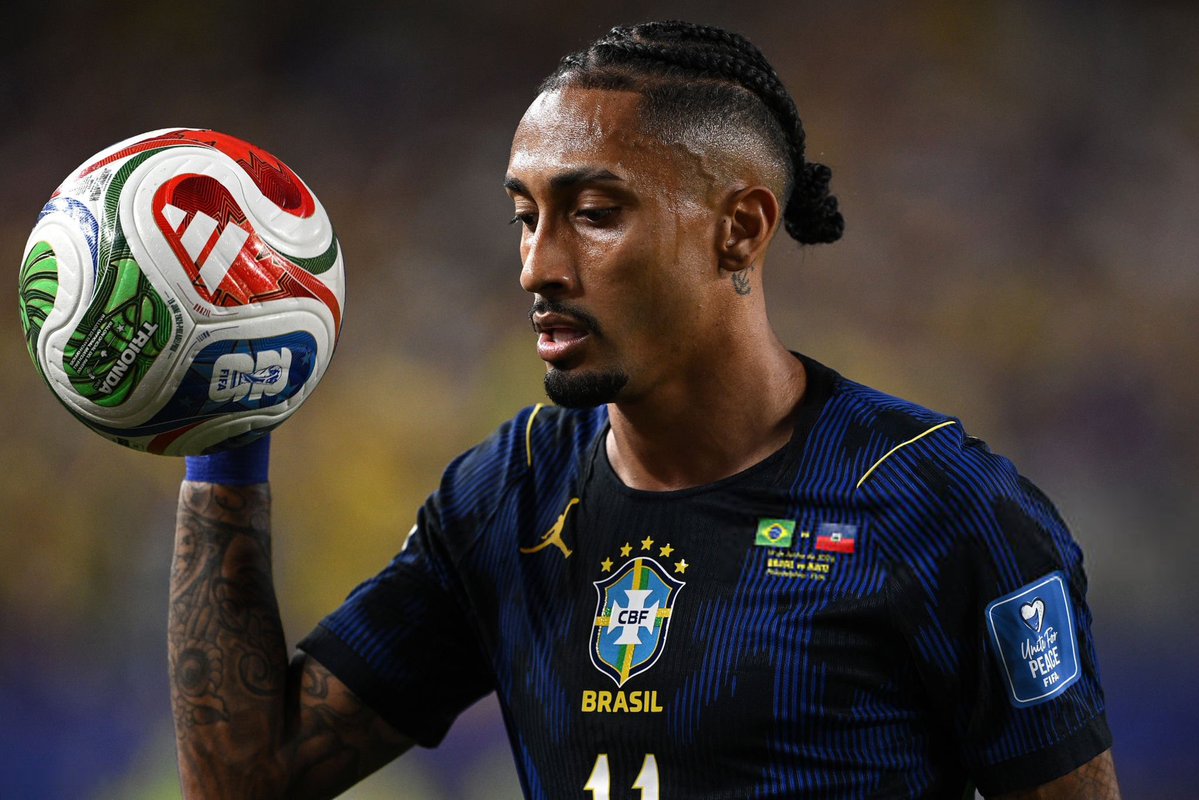 ActuFoot_'s tweet photo. 🚨 RAPHINHA 🇧🇷 PASSEUR DÉCISIF !!! 🎯 

Cette fois avec le Brésil en amical face à l’Australie.

Cette saison c’est :

⚽️ 14 BUTS
🎯 4 PASSES DÉCISIVES https://t.co/NOcz07nEjf