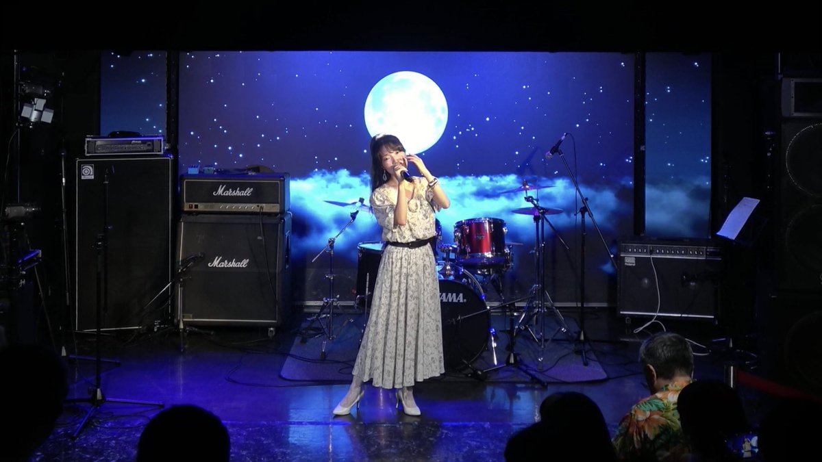 supermoon_cupid's tweet photo. 中秋の名月🎑
今年はまだ満月ではないので先日のライブの写真を🌕 https://t.co/oBsXCrL4YI