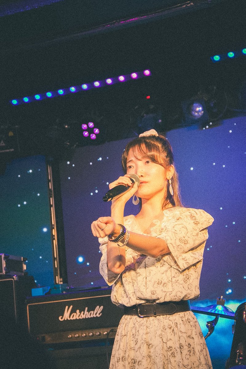 supermoon_cupid's tweet photo. 中秋の名月🎑
今年はまだ満月ではないので先日のライブの写真を🌕 https://t.co/oBsXCrL4YI