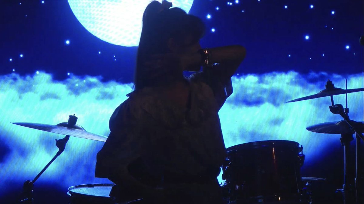 supermoon_cupid's tweet photo. 中秋の名月🎑
今年はまだ満月ではないので先日のライブの写真を🌕 https://t.co/oBsXCrL4YI
