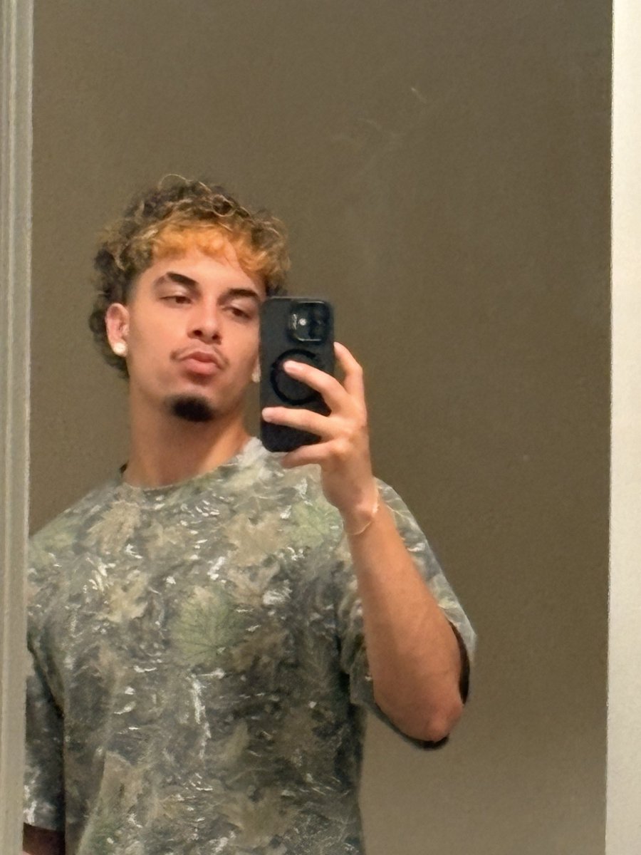 yourfavcatracho's tweet photo. The face    Vs       The dick #bwc #dick #latino #la #stroking #catracho #freaky #horny https://t.co/fVB5EOzkjx