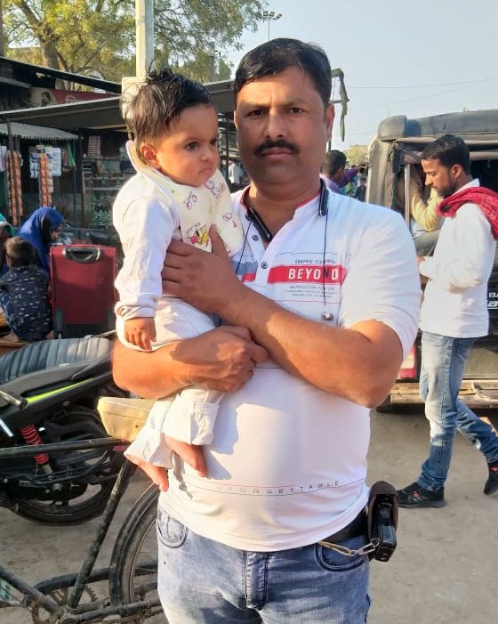 SundayMunce's tweet photo. My dear niece with her beloved father. https://t.co/BiUOphX6ZH