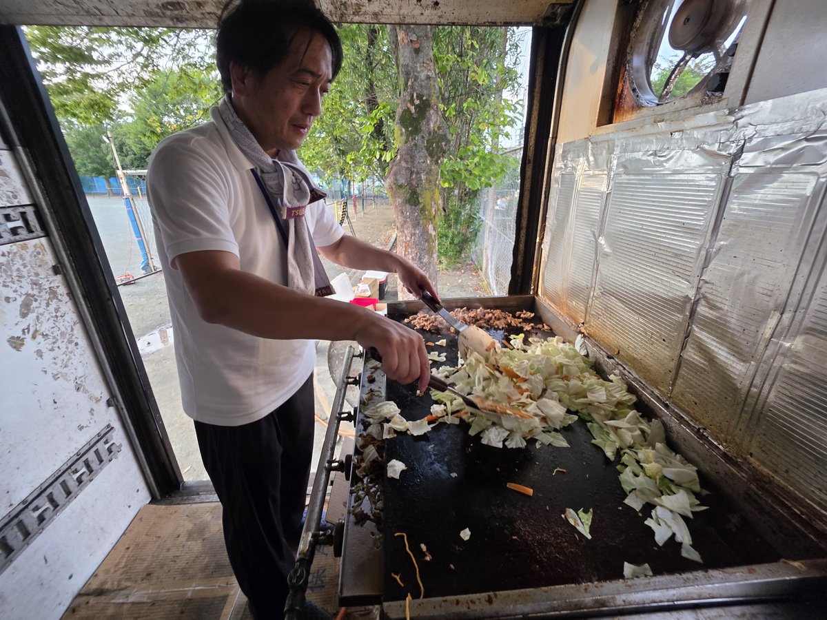 irisawa_yutaka's tweet photo. ところざわ醤油やきそば…。熱すぎる…
#ところざわ醤油焼きそば #所沢 #椿峰 https://t.co/5tCTd3MwF4