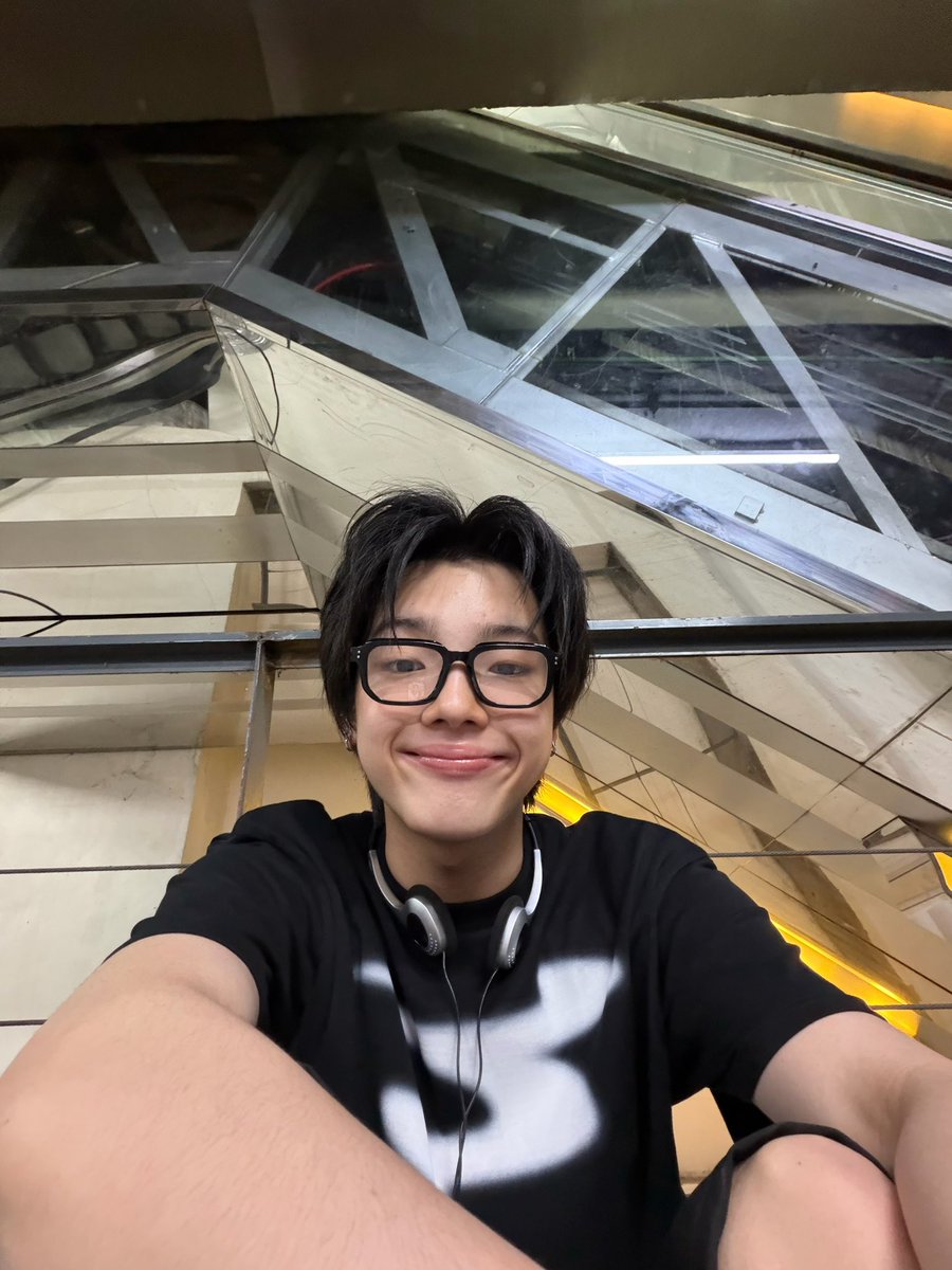 bostonnn_rr's tweet photo. ยิ้มกันหน่อย #boston_rr https://t.co/basPrgUw21