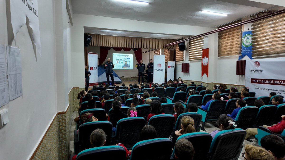 imhsarkonya's tweet photo. İçişleri Bakanlığı @icisleriSTi Genel Müdürlüğü tarafından desteklenen “Afet Bilinci Sıralamada Birinci 3” projemiz kapsamında afet bilinci eğitimlerimize devam ediyoruz. 

Hüseyin Sevim Köroğlu İlköğretim Okulu ve Akabe İmam Hatip Ortaokulu öğrencileriyle bir araya geldik. https://t.co/bt5iHBtnQ4