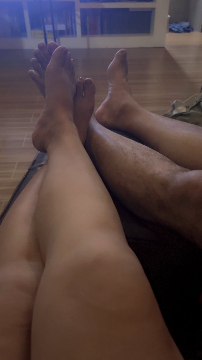 JenniferDe37213's tweet photo. Good evening.. relaxing the night😘🥰❤️❤️🩷💕😍 https://t.co/KKyx3l1Al2