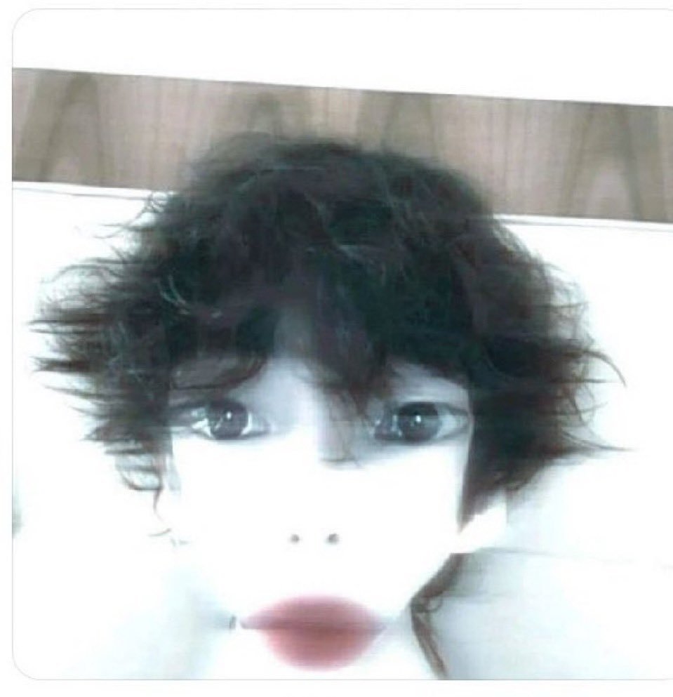 roy_199312's tweet photo. Korean beauty standards: https://t.co/JC8cL8XmAJ