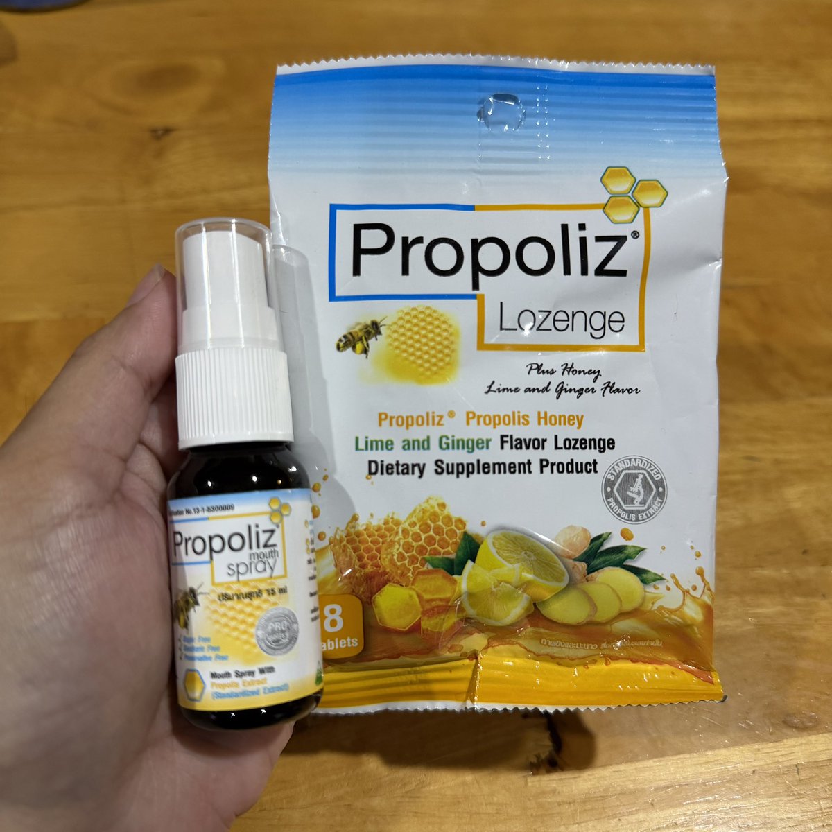 mylife_pc1's tweet photo. @Propolizzzz ใครกันน้าา โอ้ยย เจ็บคอจังค่ะ🤭

#FriendsofPropoliz #Propoliz https://t.co/g1UBkA4HEb