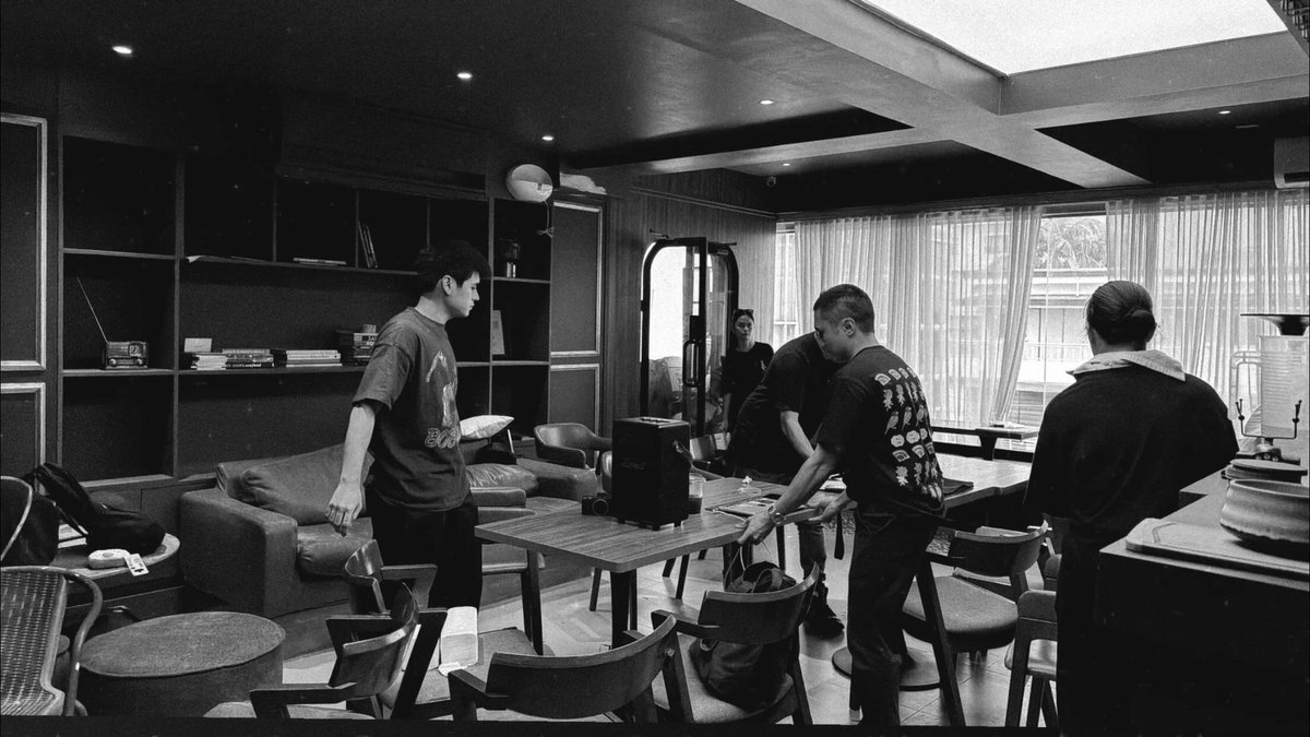 Alexa5387881's tweet photo. Dustin Yu truly embodies the real meaning of “Chinito Boss Sikap.” 

What do you mean he is so busy with his showbiz career, yet he remains very hands-on in his businesses?

ERAYA is entering a new chapter with a fresh look and possibly a new menu. SILID, another business venture I believe will open soon (with @dustinyuu’s siblings or cousins, correct me if I’m wrong), is exciting!

An actor, businessman, athlete, and much more. Seriously, his hard work, passion, good values, commitment, and time management are truly admirable. He achieved so much at just 25, and he continues to do so.

And here’s something else: he even makes time for his family, friends, and girlfriend. Ahhh, I’m such a huge fan. 🙌🏻

#DustinYu 
#ErayaPH
#SilidMnl
