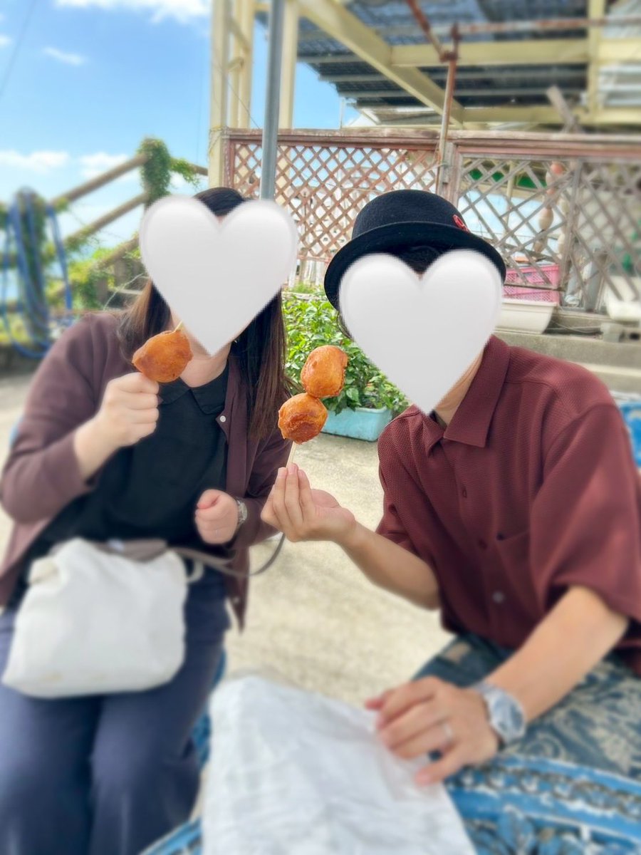 ComMariage's tweet photo. 「つくづく、家族っていいな…」

40代のご成婚男性から届いた言葉♡

このメッセージはめちゃくちゃ嬉しいです❣️

彼はクリスチャン✨
婚活中は、��仰があることで悩んだり、苦しんだこともありました💦

でも今は、奥様のご実家で4日間を過ごし、
甥っ子さんたちやご家族に囲まれて
「心も胃袋もいっぱい」と笑っていました♡

何を信仰しているかだけで
その人のすべては分からないと思う

大切なのは、
その人が何を大切にして生きてきたのか

人をどう大切にして、
どんな家庭を築いていく人なのか

婚活って条件に目がいきがちだけど、
その人の生き方や在り方が
大事なんじゃないかな✨

そして、誰かを愛し、誰かから愛される。

小さ��愛の積み重ねが
結婚なんだと思う。

彼の笑顔を守ってくださっている奥様には、
もう、言葉では表せないほど感謝の気持ちでいっぱいです♡

婚活の先にある幸せって、
きっとこういうこと⭐️

#婚活  #IBJ   #宗教  #キリスト教  #クリスチャン  #成婚  #結婚生活  #結婚