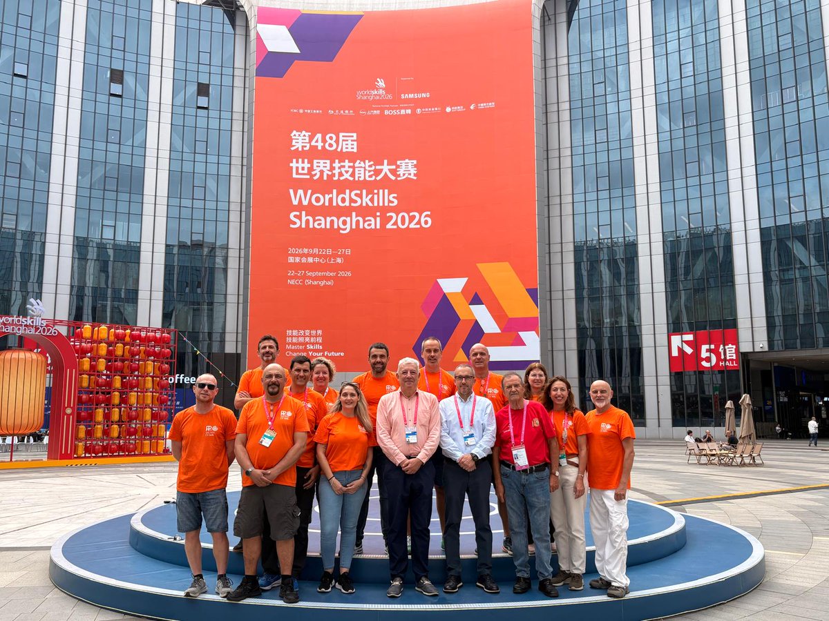 GVAeducacio's tweet photo. 🌍 El talent de l'FP valenciana arriba a #WorldSkills2026

 🏅 Huit jóvens de la Comunitat Valenciana representen Espanya a Xangai

 💪 Competixen junt amb 1.385 jóvens de 68 països i regions

https://t.co/qKpITb3fJm https://t.co/ibmpYRHEIu