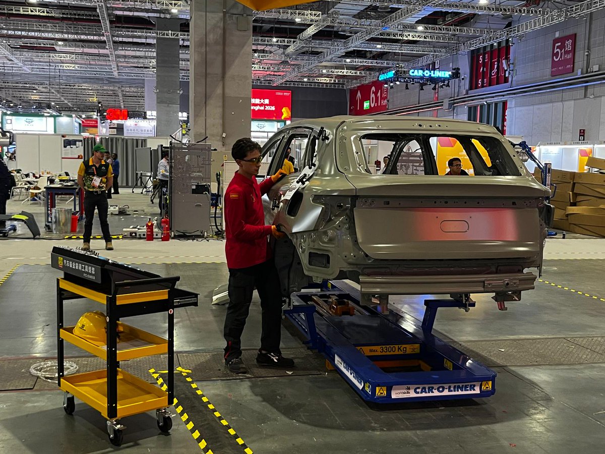 GVAeducacio's tweet photo. 🌍 El talent de l'FP valenciana arriba a #WorldSkills2026

 🏅 Huit jóvens de la Comunitat Valenciana representen Espanya a Xangai

 💪 Competixen junt amb 1.385 jóvens de 68 països i regions

https://t.co/qKpITb3fJm https://t.co/ibmpYRHEIu