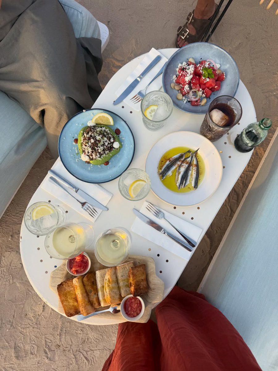 LynVeronn's tweet photo. beachside tapas and cold white wine under the sun literally nothing beats this kickoff https://t.co/s28T68P26n