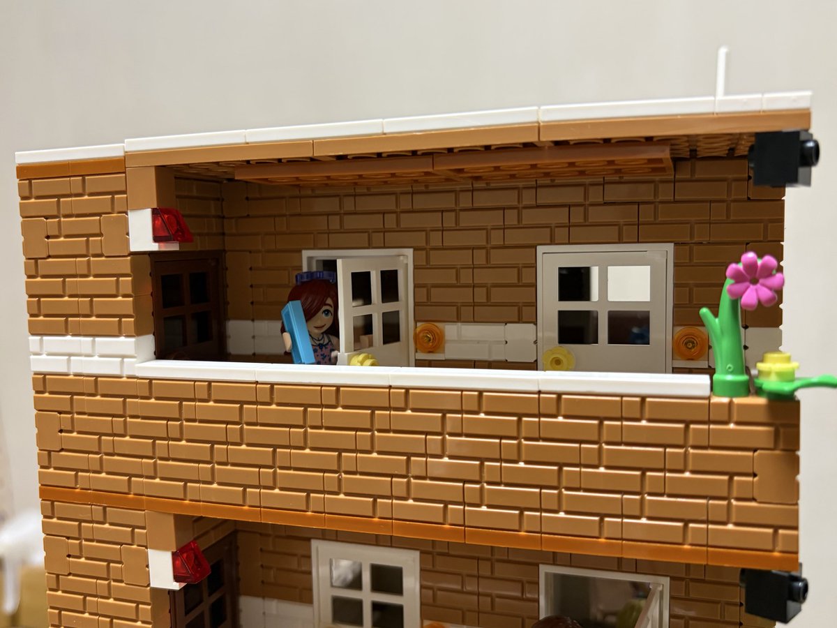 LEGOmamiOsaka's tweet photo. #レゴフレンズ　
#ＬＥＧＯフレンズ
#LEGO
#レゴ
#団地
#お家つくるのん好き
#実家
#LEGOHOME
#レゴホーム
#LEGO好き
#レゴ好き
#孫とLEGO
#AI作品をいつかは超えたい💪 https://t.co/C7ycOHQsBQ