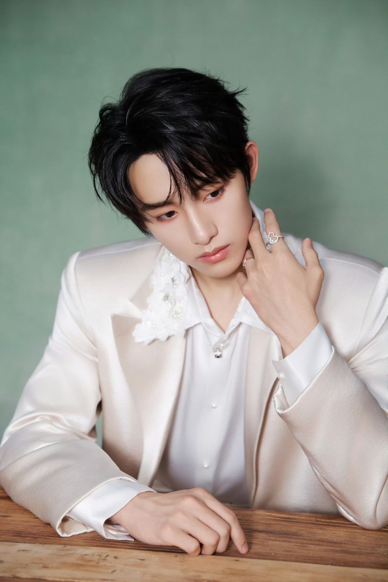Winderland_TH's tweet photo. 260925 | WINWIN Weibo Update (1)

ออกเดินทางไปพร้อมกับดวงจันทร์ 🌕✨ คืนนี้มาฉลองเทศกาลไหว้พระจันทร์ไปด้วยกันนะ～🥮

#HunanTVMidAutumnFestival
#วินวิน #WINWIN #DongSicheng https://t.co/ZdqBo99iZN