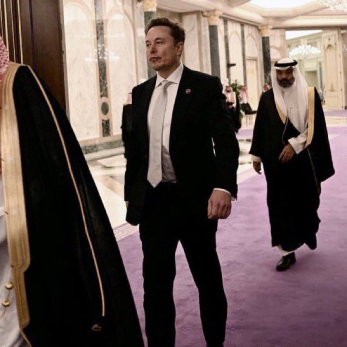 elonvision696's tweet photo. 🚨 BE HONEST:

Are you happy to see Elon Musk working with President Trump?

🟢 YES
🔴 NO

What’s your take? 👇 https://t.co/oDiuvdymmg