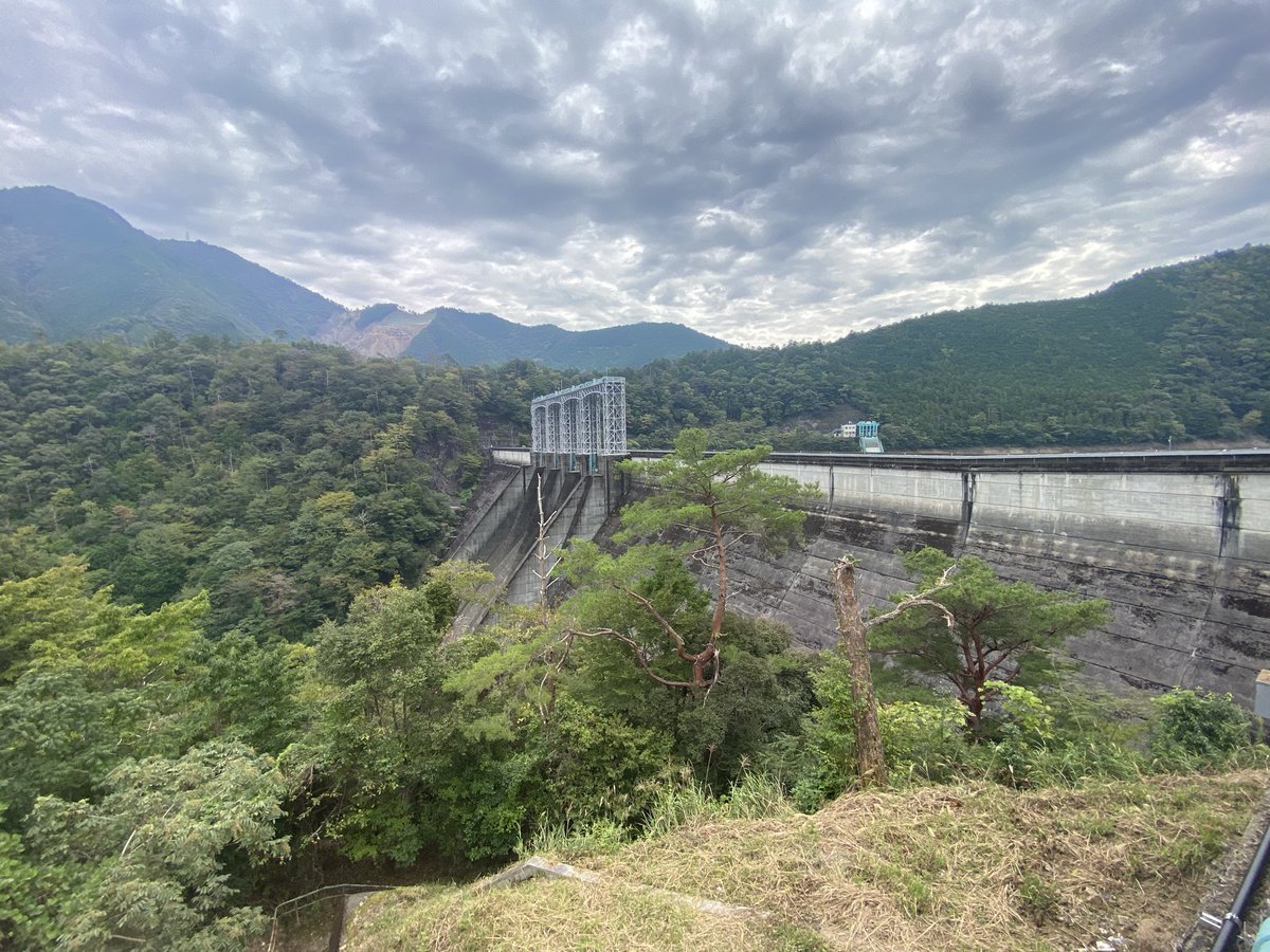 ahotari1819's tweet photo. 合計206基目、奈良県 風屋ダムにチェックイン！ #DamApp

立入禁止感があまり無いけど、、、

立ち入らせて欲しい。。 https://t.co/ooKxwuBC2O