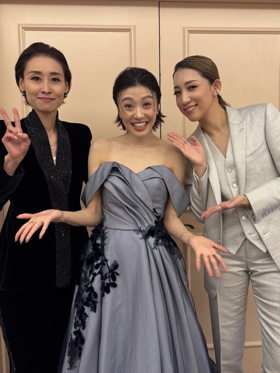 junhanaofficial's tweet photo. 奇跡のようなご縁に心からの感謝の気持ちを込めまして… https://t.co/QpTAQZTs00