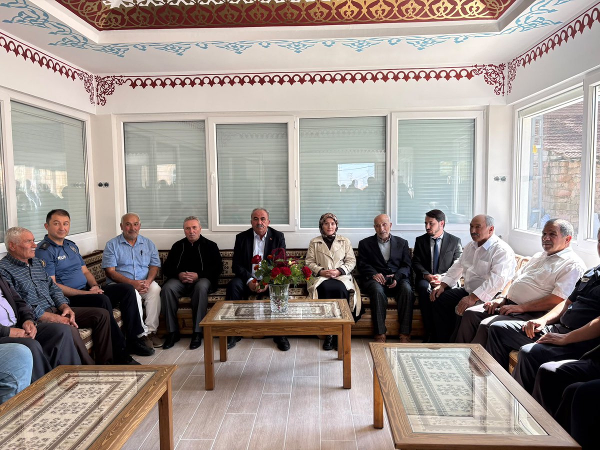 tcfelahiye's tweet photo. Kaymakamımız Sayın Esma ATASEVER SAĞIROĞLUGİL, İsabey Mahallemizde hizmete açılacak olan misafirhanenin açılış programına ve yemeğine katıldı. 
@kayserivaliligi 
@gokmen_cicek_ https://t.co/KVC2CGlhBZ