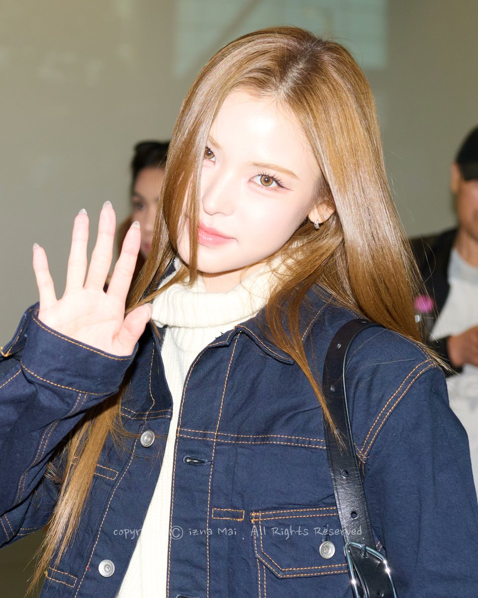 mymaistp's tweet photo. 26.09.25

MY MAI 💗

#izna #이즈나
#MAI #마이 https://t.co/Vdh6BPsKgE