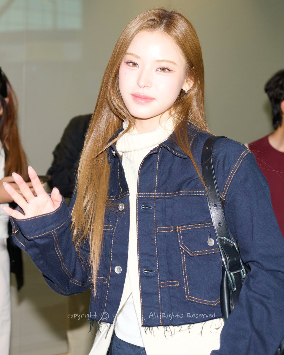 mymaistp's tweet photo. 26.09.25

MY MAI 💗

#izna #이즈나
#MAI #마이 https://t.co/Vdh6BPsKgE