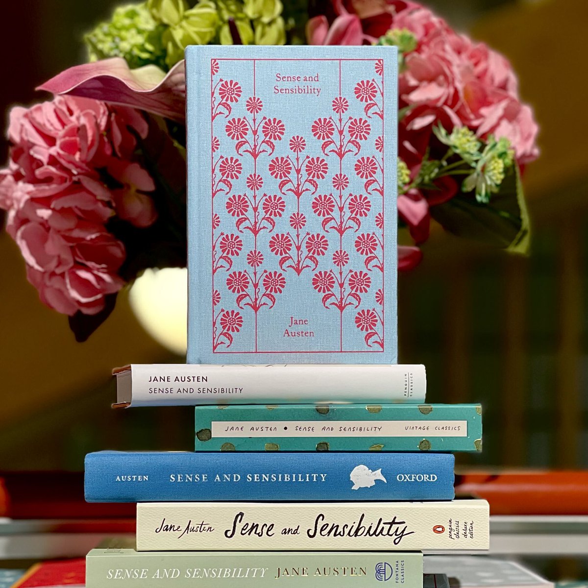 Waterstones's tweet photo. 'I come here with no expectations, only to profess, now that I am at liberty to do so, that my heart is and always will be... yours'

Find Sense and Sensibility alongside the rest of Jane Austen's incredible works here: https://t.co/EUqW2ubrU0 🩵 https://t.co/DvRjP9CdF6