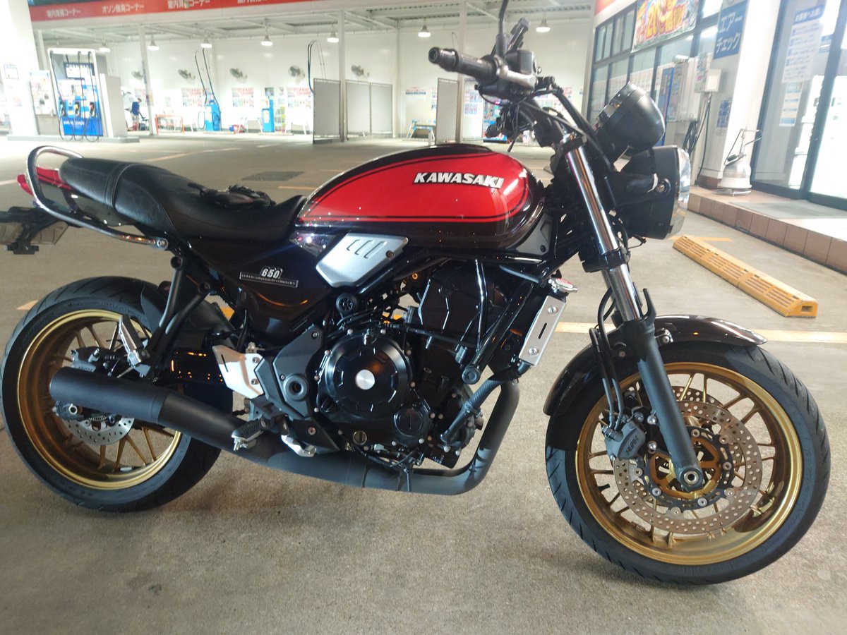 momocks33's tweet photo. 金曜なんで単車で通勤。帰りに3号流してラーメンキメた https://t.co/lQH77eFXug