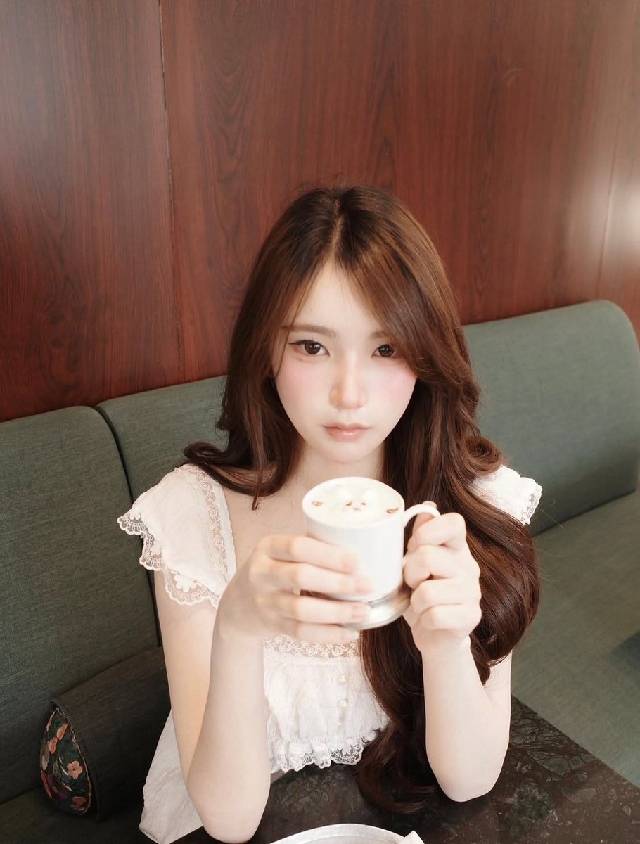 TrulaCeo's tweet photo. 📌เผย “SME ไทย” อาการน่าเป็นห่วง หลัง หนี้เสีย หรือ เอ็นพีแอล พุ่งทะลุ 11% และมีหนี้กำลังจะเสียอีก 5% เป็นแรงกดดันความสามารถดำเนินธุรกิจและการฟื้นตัวของเศรษฐกิจ💰

🆔ไอดีไลน์:   fall50.

#รับงานสุราษฎร์ธานี รับงานสุราษฎร์ธานี🌺 https://t.co/fdfVcUkhu4