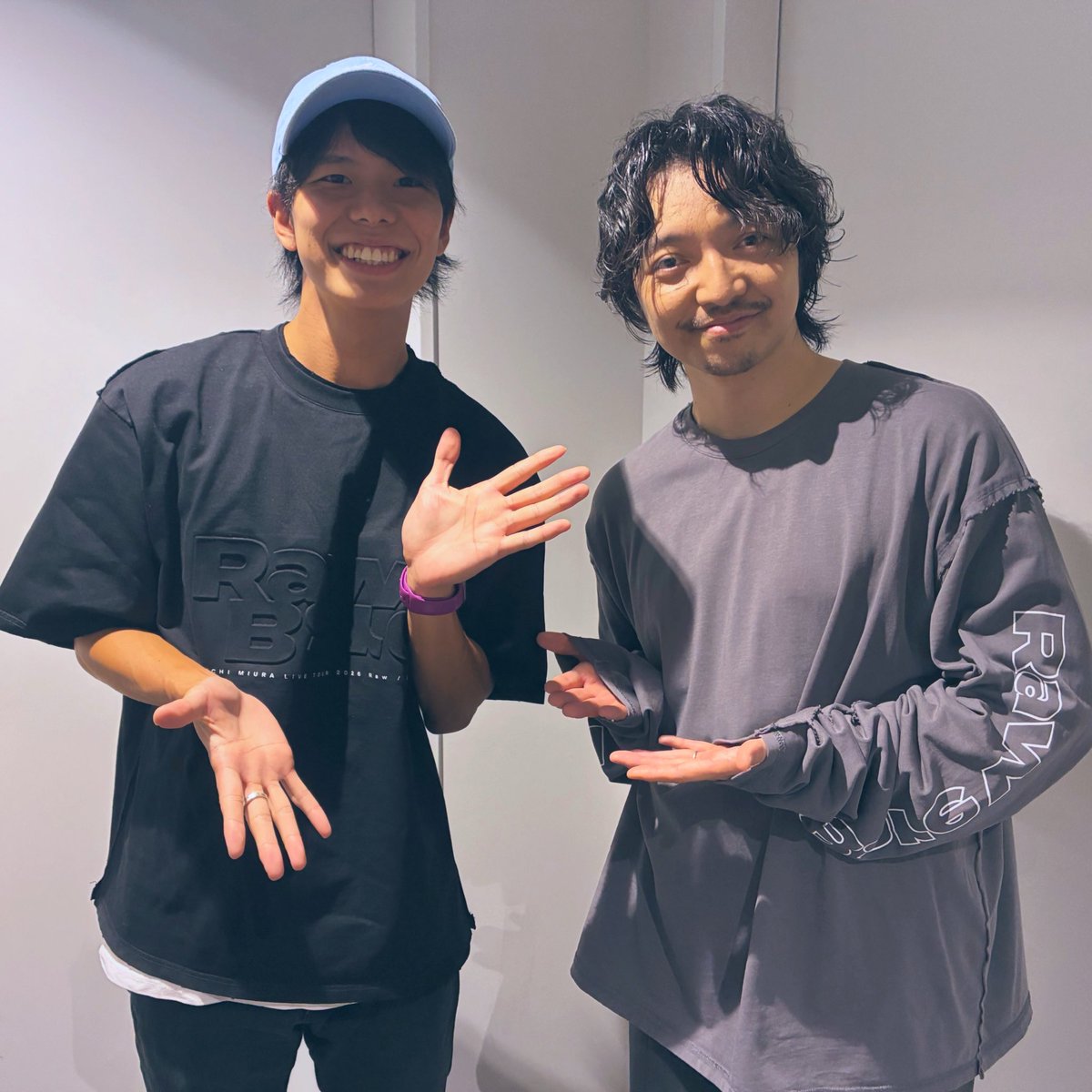 kai_ishimine__'s tweet photo. 『DAICHI MIURA LIVE TOUR 2026 Raw / Bare』 #三浦大知 #RawBare

三浦大知さんのライブに行かせていただきました！最っ高のライブをありがとうございました😂

歌声はもちろん、指先や視線、身体の細部まで音を体現していて、見えないはずの音の波まで見えてくるような圧巻のパフォーマンス😭

9/28(月)FM FUJI『Bumpy』にてライブの感想トーク+楽曲オンエアさせていただきます！📻✨ #かいばんぴー

これからも応援しています！
引き続きツアー頑張ってくださいねー🔥✨

#グッズの黒Tでーじ可愛い
