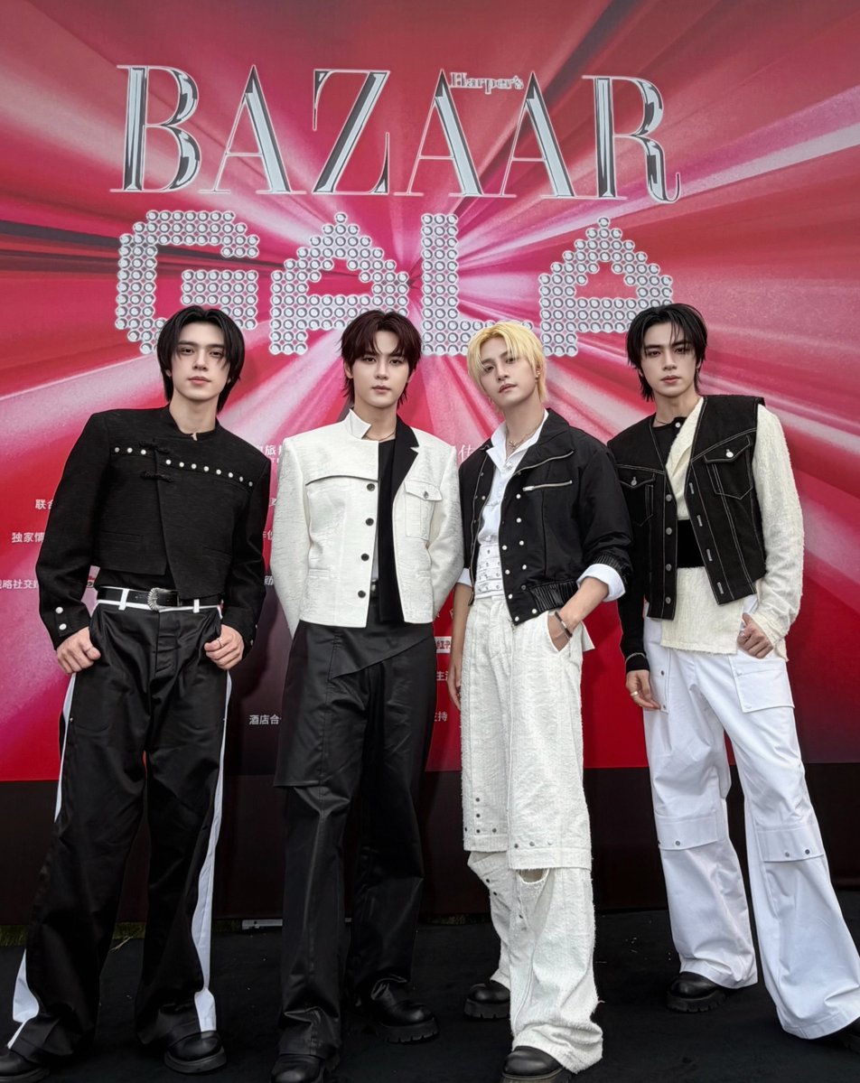 WayV_official's tweet photo. WayV at BAZAAR GALA 2026
亚洲人气团体🏆💚

#WayV #威神V
#BAZAARGALA2026 https://t.co/tEXsEvg6fx