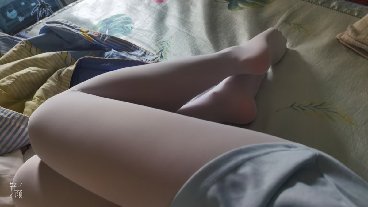 Auroranightglw's tweet photo. 中秋快乐
白丝冰皮月饼喜欢吗😊
#男娘  #伪娘 #腿控 #足控 https://t.co/cV0ZGpe0V9