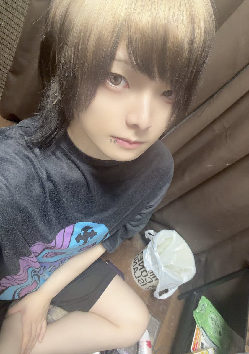 shirorooooooooo's tweet photo. 三重お疲れ。また1週間後くらいに来るよっ！
その前に大阪のぺにま×ちんだらけに参加するのでそこでもボクに会えるよ！ https://t.co/xHuGRIFVHO