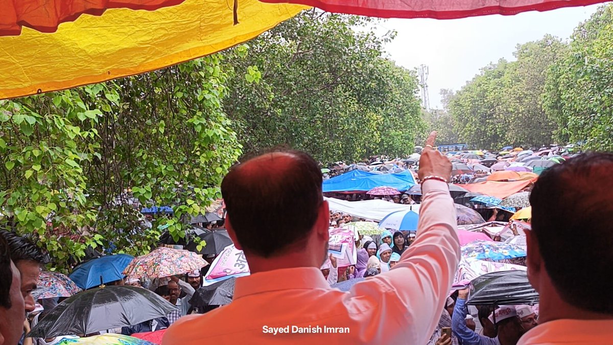 VSDhariwal's tweet photo. आज लखनऊ में पेंशन शंखनाद महारैली के दौरान...
उत्तर प्रदेश से इको गार्डन में पहुंचे हजारों कर्मचारी।
#RestoreOPS
#पुरानी_पेंशन_बहाल_करो
#NoNPS_NoUPS_OnlyOPS
#TeamPBSS_Haryana
#VijenderDhariwal https://t.co/qzgt5f7TFz