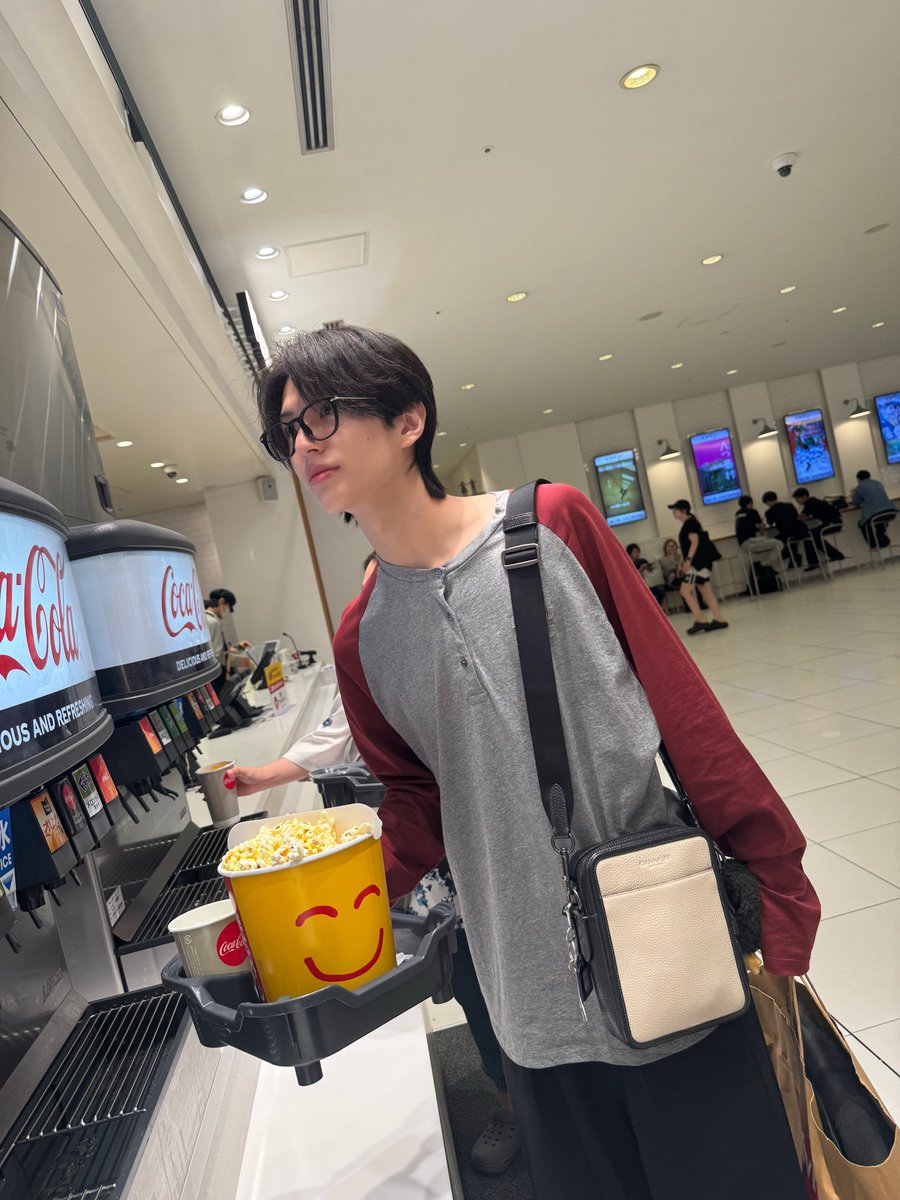 hamaya_takuto's tweet photo. 映画観てきたー！ https://t.co/VAKymhbBHI