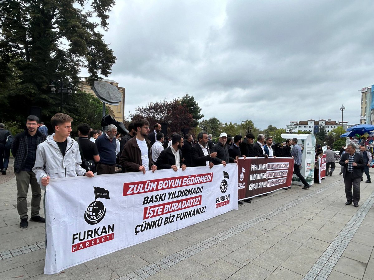 GlcnGrsl2's tweet photo. + Bazen tek bir cümle bile çok şey anlatıyor. Allah sevdiriyor, insanlar anlamaya başlıyor. Ne kadar susturmaya çalışsanız da hakikati duymak isteyen insanların önüne geçemeyeceksiniz.

SemraHocaya Özgürlük
FurkanGönüllülerine Özgürlük
FurkanHareketi Tertemizdir https://t.co/g2vdLFqWai