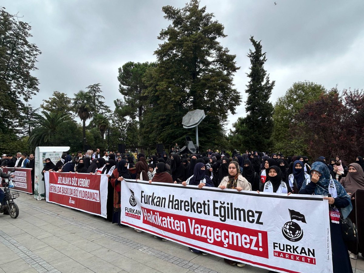 GlcnGrsl2's tweet photo. + Bazen tek bir cümle bile çok şey anlatıyor. Allah sevdiriyor, insanlar anlamaya başlıyor. Ne kadar susturmaya çalışsanız da hakikati duymak isteyen insanların önüne geçemeyeceksiniz.

SemraHocaya Özgürlük
FurkanGönüllülerine Özgürlük
FurkanHareketi Tertemizdir https://t.co/g2vdLFqWai